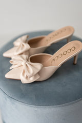 Beautiful Bow Kitten Heel