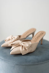 Beautiful Bow Kitten Heel