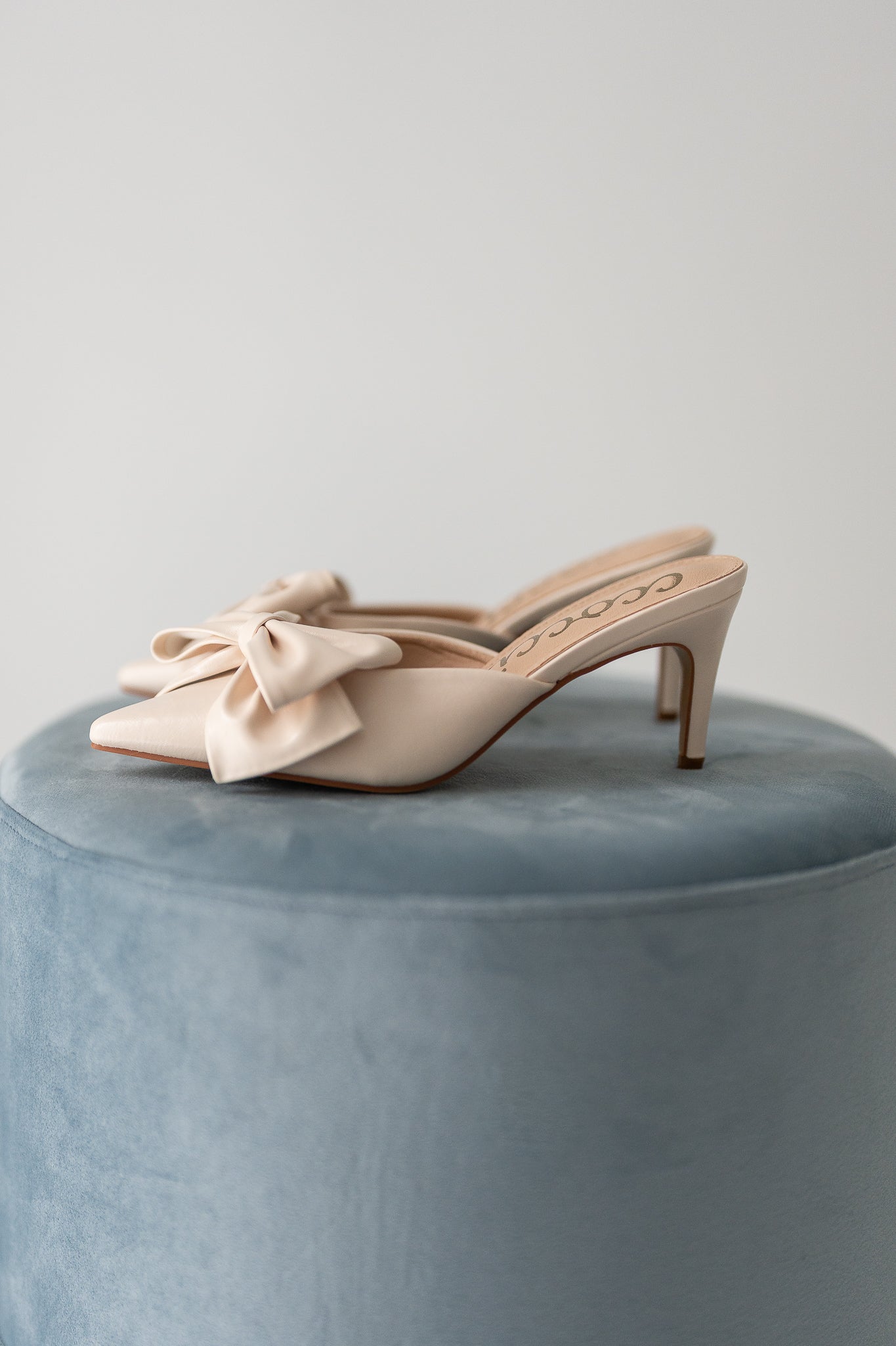Beautiful Bow Kitten Heel